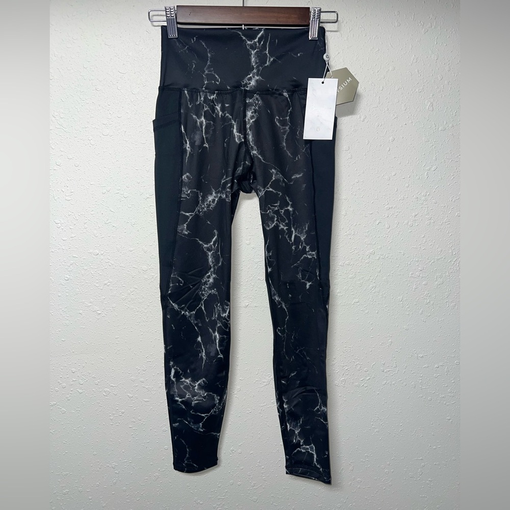 NWT‎ BuffBunny Limitless Black Marble Leggings Women’s Size Smalll